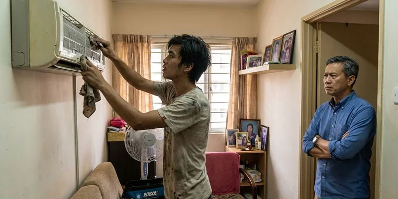 Quick cheap aircond service showing only basic filter cleaning without proper chemical wash or evaporator coil treatment