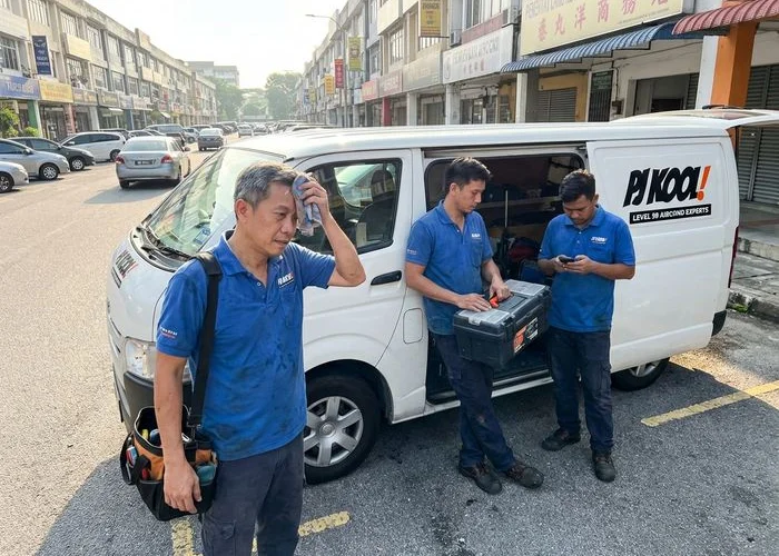 PJ Kool Aircond Service team of senior technicians